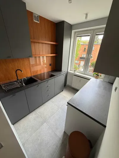 2-pokojowe mieszkanie z balkonem i miejscem postojowym – blisko Parku Sołackiego! - miniatura 2