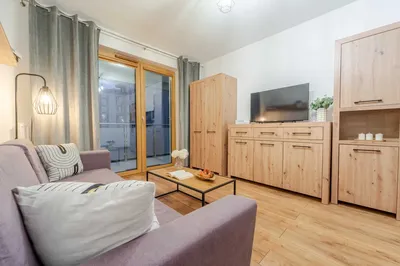 Przestronny pokój w mieszkaniu 2pokojowym w zielonej i cichej okolicy - miniatura 3