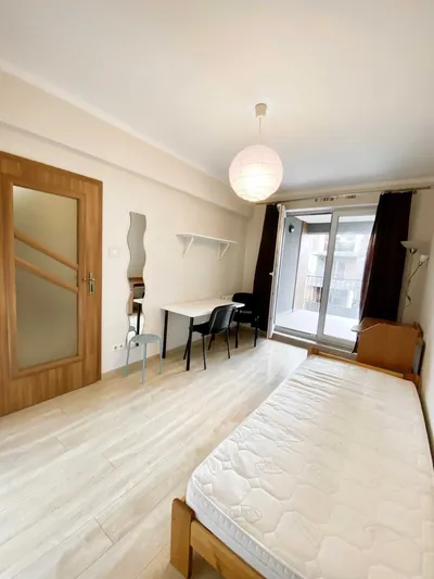 Duży pokój z prywatnym balkonem | Dąbska 18M | TAURON Arena / Wieczysta