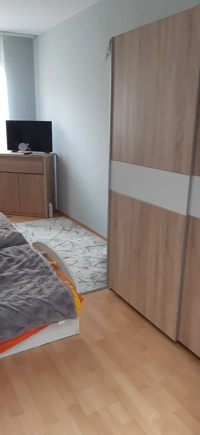 Wynajmę pokój na Zaciszu, niska cena, super lokalizacja - miniatura 4