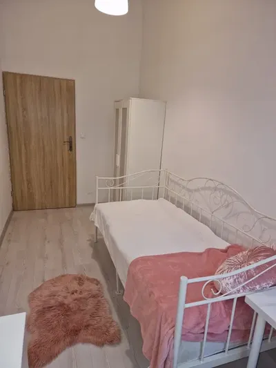 Centrum Mlynska blisko UAM Artystyczny Muzyczna UE UP - miniatura 5