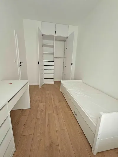 Nowy pokój 12m2 - Metro Targówek Mieszkaniowy - 15min Centrum - od 1 maja - miniatura 2