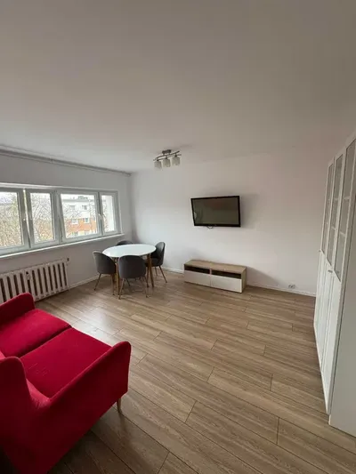Bułgarska - jasne 3 pokojowe mieszkanie - miniatura 2