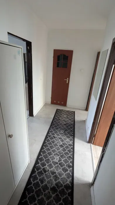 Wynajmę tanio, duże 2 pokojowe mieszkanie - miniatura 2