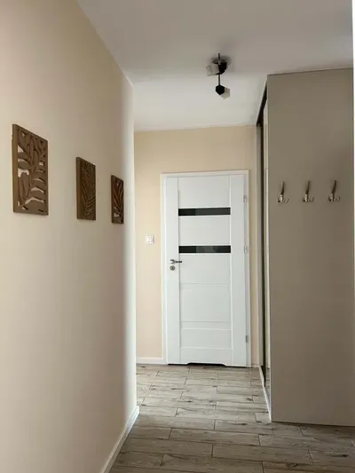 Przytulne mieszkanie z balkonem Hallera - miniatura 2