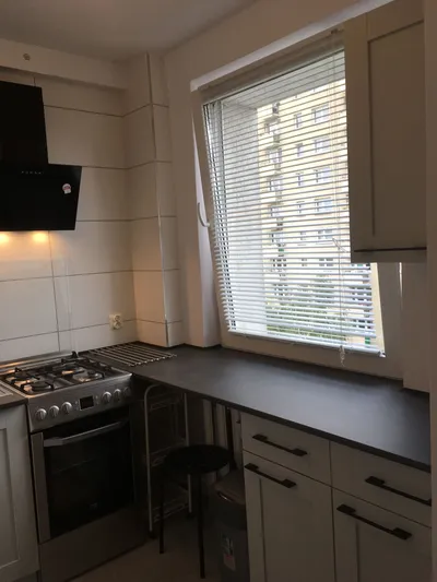 Słoneczna kawalerka z balkonem - miniatura 5