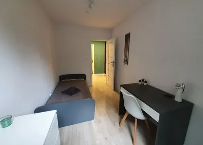 Pokój w mieszkaniu dwupokojowym - miniatura 4