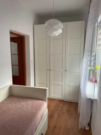 Wynajmę mieszkanie ( dół domu ) 3 pokojowe 65 m2 - osobne wejście - miniatura 5