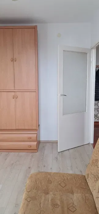 Słoneczny ookój w mieszkaniu dwupokojowym - miniatura 3