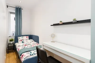 Przytulny pokój: obok Dworca kolejowego, Głogowska/Cozy room: near the train station, Głogowska/комната рядом с железнодорожным вокзалом/Глоговская