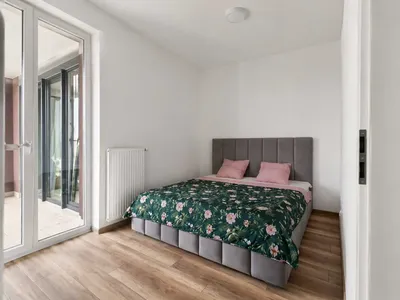 Wynajmę umeblowane mieszkanie 4 pokoje, 3 sypialnie, garaż, 2 łazienki, balkon, Nowe osiedle Ursus Factory 4 - miniatura 3