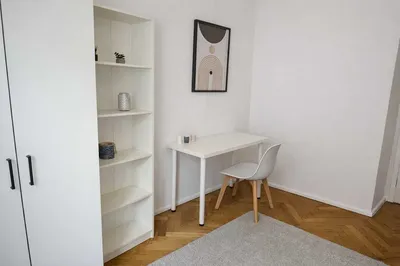 Pokój na Łazarzu w mieszkaniu 4 pokojowym - miniatura 2