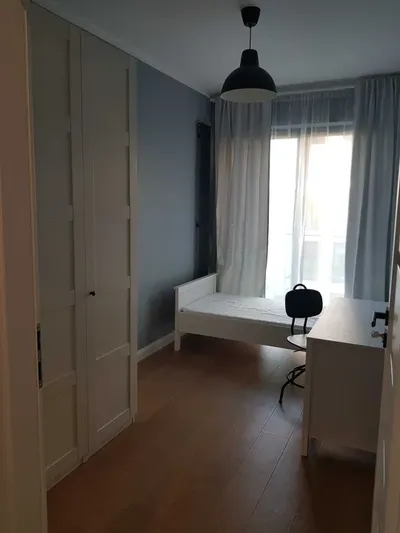 Ładny pokój w nowy mieszkaniu, czynsz najmu 1300 zł/m-c. - miniatura 4