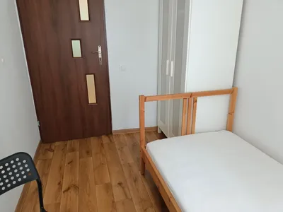 1-osobowy pokój młodym pracującym, studentom - miniatura 2