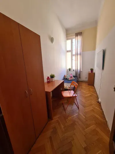 Pokój jednoosobowy dla chłopaka ścisłym centrum Rzeszowa - miniatura 2