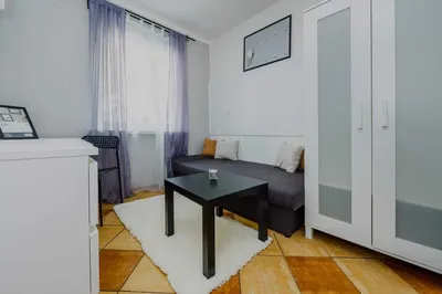 2. Pokoj jednoosobowy Króla Augusta WSiZ Galeria Rzeszow Uniwersytetu - miniatura 2