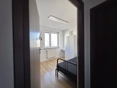 Wynajmę Pokój z Aneksem Kuchennym Wszystkie Opłaty w Cenie Centrum - miniatura 4