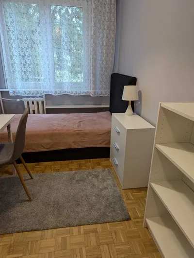 Pokój dla studentki Gagarina przy UMK+ pokój wspólny 1000zł z opłatami - miniatura 3