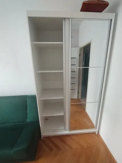 Pokoj jednoosobowy do wynajęcia przy centrum 700(czynsz,woda,ogrzewanie zawarte) - miniatura 2