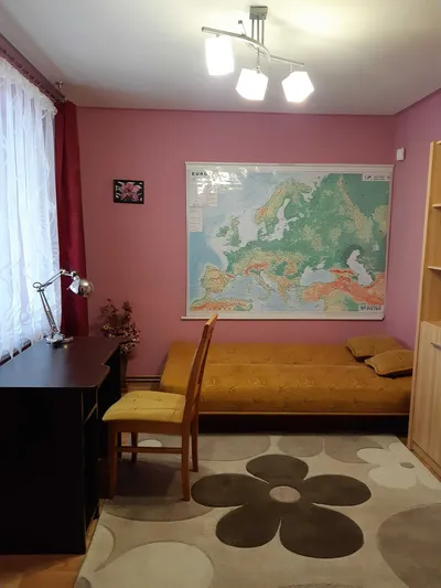 Dwa pokoje jednoosobowe w mieszkaniu z balkonem - miniatura 3