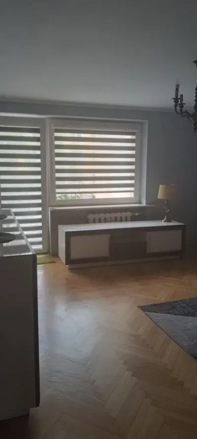 Wynajmę mieszkanie ll piętro, centrum - miniatura 2