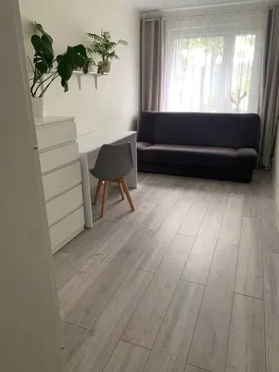 Mieszkanie 3 pokoje os. Przyjaźni Winogrady blisko PST - miniatura 3