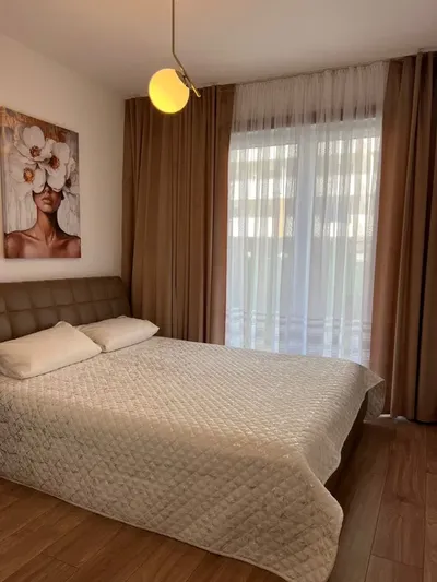 Kawalerka/ Mieszkanie 2 pokoje z ogródkiem i garażem Krótki/ Długi wynajem