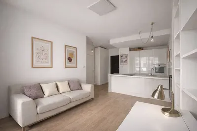 Garaż | Balkon | Ochrona | Po remoncie | Wanna | Zamknięte osiedle | Akceptacja zwierząt | Dobra komunikacja