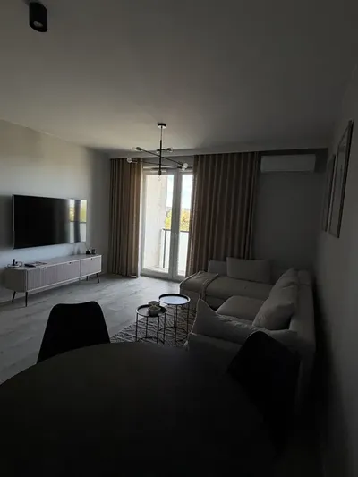 Nowoczesne 2-pokojowe mieszkanie 45 m² | balkon | klimatyzacja | 1,5km od centrum - miniatura 3