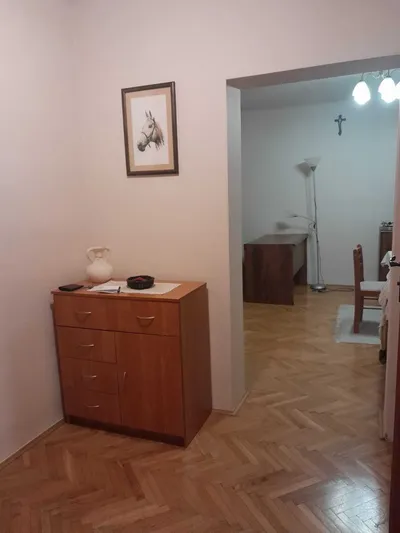 Sympatyczna i czysta kawalerka do wynajęcia LSM - miniatura 2