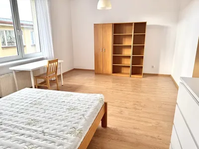2-pok 80m2 Centrum Parking Całkowity koszt dla 2os około 3200zł - miniatura 3