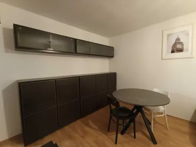 Kawalerka z balkonem i jasną kuchnią - miniatura 3