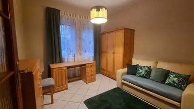 Dwupoziomowe mieszkanie w czterorodzinnym domu z ogrodem i garazem - miniatura 4