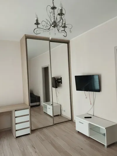 Wynajmę kawalerkę w centrum ul.Unicka os WIKTORyN - miniatura 2