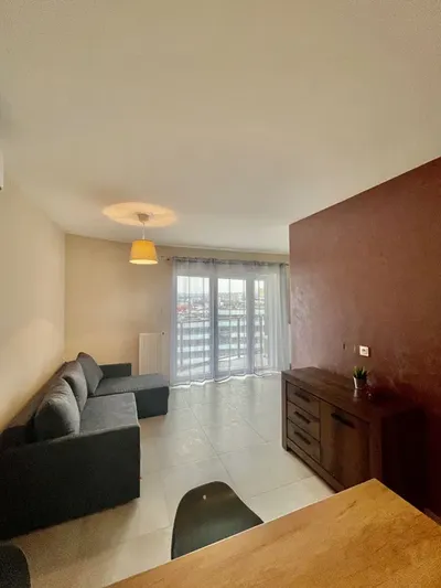 35 m2 Salon z kuchnią, aneksem sypialnianym, balkon z widokiem ul. Podwisłocze 27 - miniatura 3