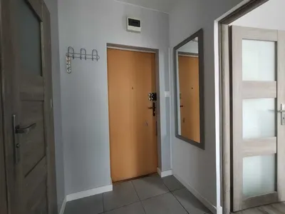 Mieszkanie z balkonem i widną kuchnią, 1 Sierpnia, bezpośrednio. - miniatura 5