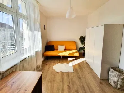 Przestronny Pokój jednoosobowy z balkonem Centrum Piastów - miniatura 3