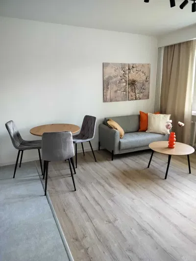 Wynajmę mieszkanie 32 m2 -2 pokoje z balkonem Ul. Murarska, świeżo po remoncie, pełne wyposażenie - miniatura 2