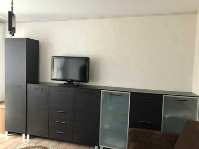 Przytulna kawalerka z balkonem na zamkniętym osiedlu - świetna lokalizacja! - miniatura 3