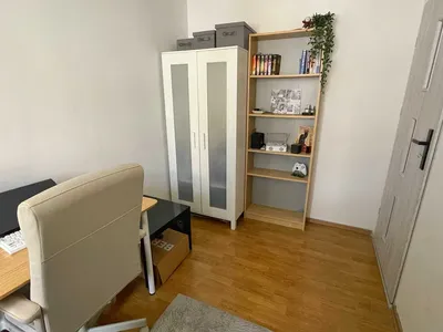 Do wynajęcia jeden pokój w 3-pokojowym mieszkaniu z osobną kuchnią i łazienką. - miniatura 2