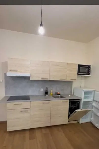 Kawalerka do wynajęcia Katowice centrum - miniatura 2
