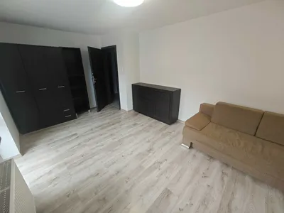 Duży odświeżony pokój z balkonem, nowe meble, dla cichej, niepalącej kobiety, os Dziesiata - miniatura 4