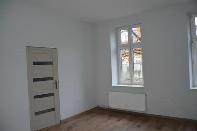 Bez prowizji. Do wynajęcia 2 pokojowe mieszkanie w Centrum Sosnowca z miejscem postojowym na terenie zamkniętym w cenie. - miniatura 3