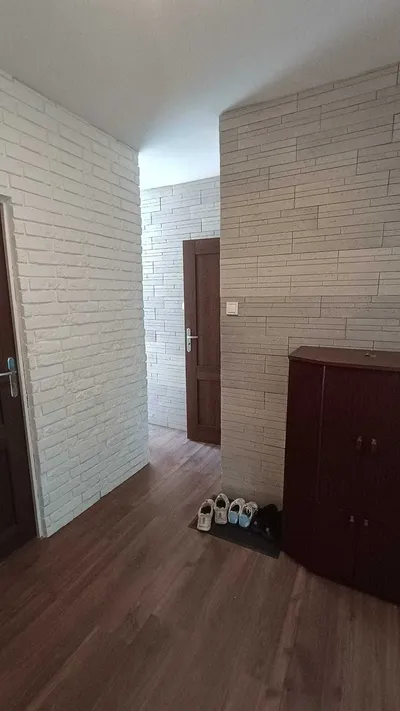 Pokój jednosobowy umeblowany do wynajęcia od zaraz, czynsz 800 zł + opłaty co drugi miesiąc podzielone na 3 osoby - miniatura 5