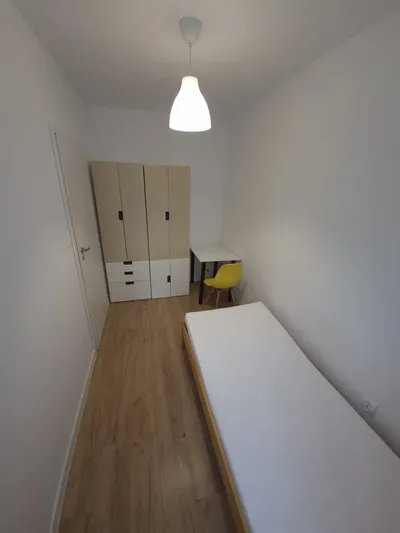 Wolny pokój, umeblowany, media i Internet w cenie - miniatura 3