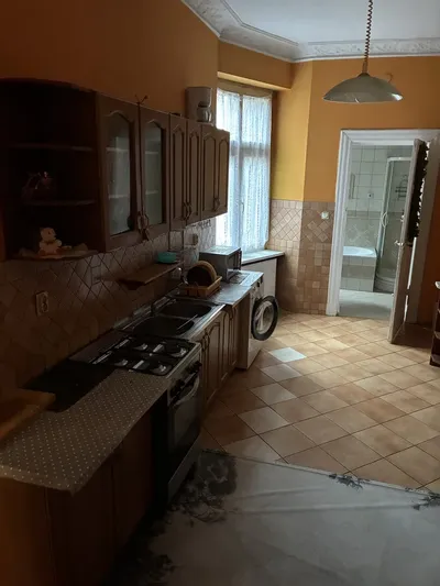 Przestronne 100 m² w centrum — dla firm, świetna lokalizacja!! - miniatura 2