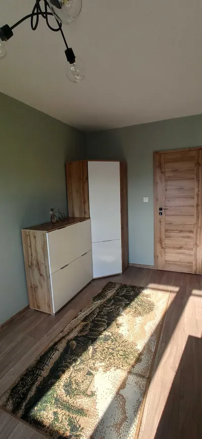 Do wynajęcia mieszkanie 3-pokojowe z balkonem ul. Warszawska 1/3 Rzeszów. Wykończone w dobrym standardzie, kompletnie umeblowane oraz wyposażone. - miniatura 3
