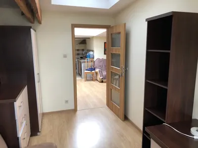 Wynajmę pokój na czwartym piętrze - miniatura 3