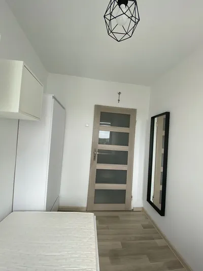 Wynajmę pokój jednoosobowy dla dziewczyny na Podgórzu, ulica Gersona. - miniatura 2