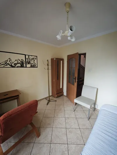 Pokój do wynajęcia z balkonem w spokojnej okolicy - miniatura 2